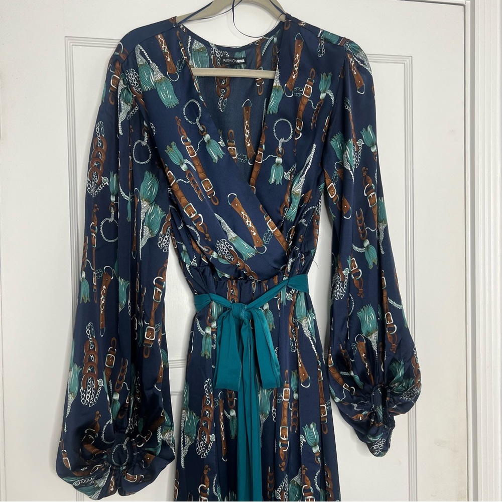 XL Beautiful high low dress wrap dress with sash belt 💙